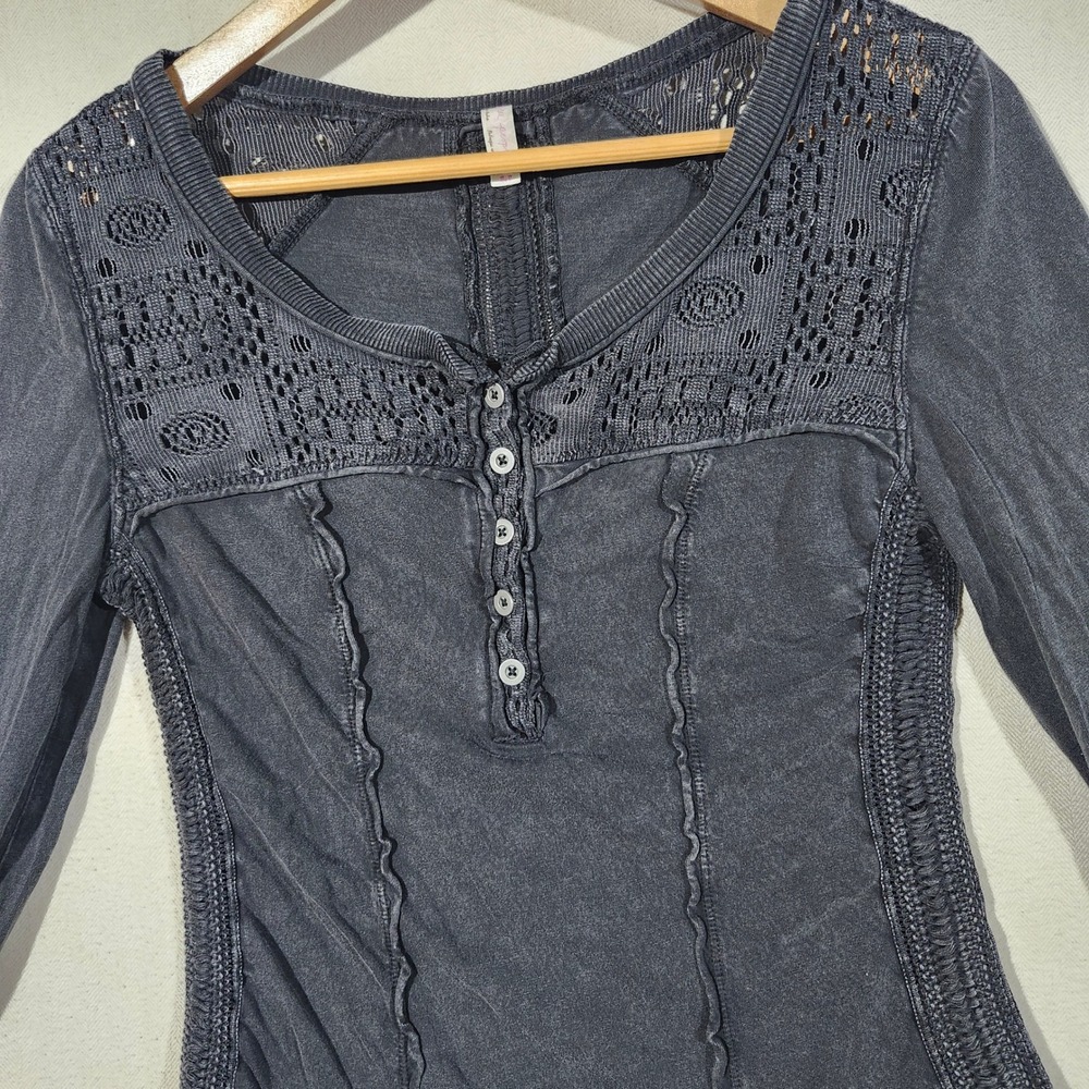 Free People Y2K Women Faded Black Crochet Lace Henley Long Sleeve Boho Top Small